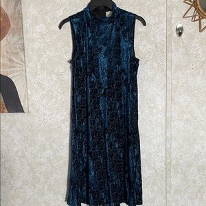 Chico's Blue & Black Floral Sleeveless Mock NeckVelvet Midi Dress size Small